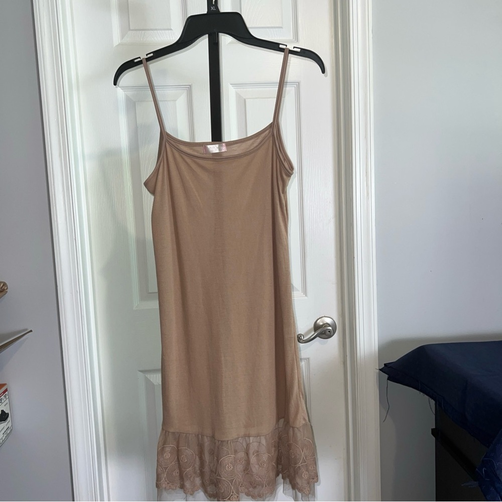 Altar'd State Women's Tan  Lace Hem Cami Tunic Size M